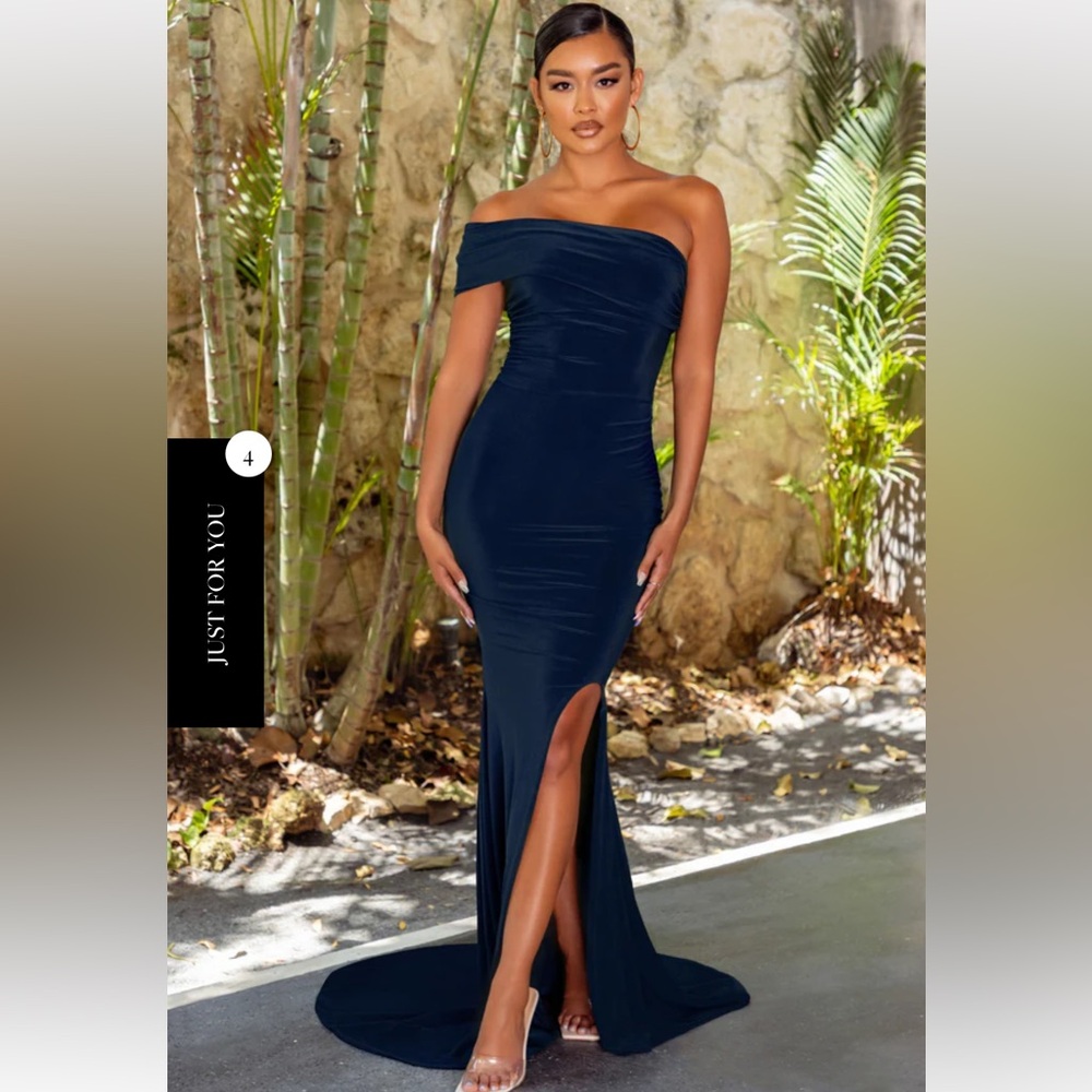 Club L London Black Off-Shoulder Maxi Dress with Front Slit